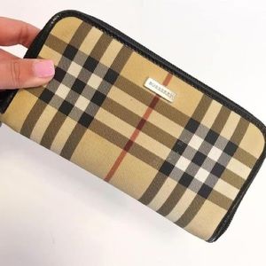 Burberry Ziggy Nova Check zip around wallet